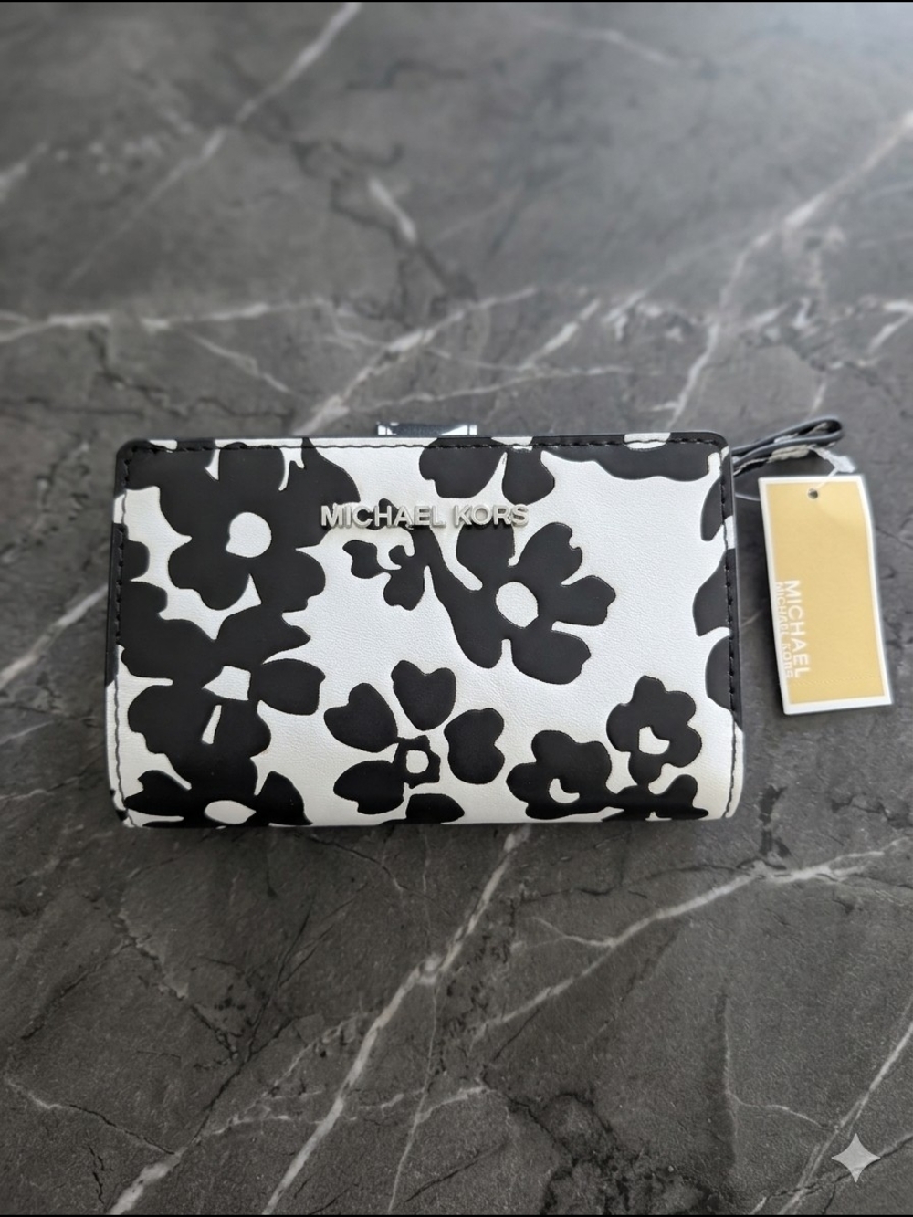 Michael Kors Jet Set Travel Medium Floral Print Bifold Wallet Black Multi (NWT)